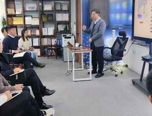 商会助力-副会长单位华迅通信2025年战略解码与执行攻坚培训