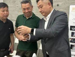 商会副会长单位金陵金箔应邀参加香港「油街实现」文化交流活动