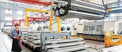 10月份进出口增速较9月份加快近4个百分点——中国外贸保持平稳增长