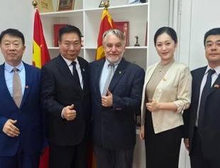 会领导动态丨商会秘书长李兵书一行拜访北马其顿驻华大使