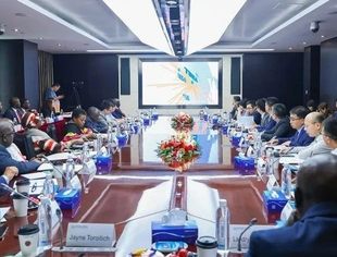 非洲23国驻联合国外交官与中非商会会员企业交流
