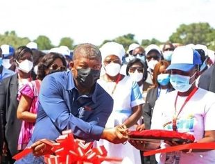 安哥拉总统参加中企承建重点民生项目交付使用仪式