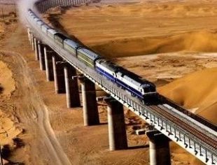 阿尔及利亚望借鉴中国沙漠铁路建设经验