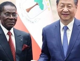 习近平同赤道几内亚总统奥比昂会谈