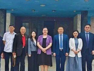 严宇清总领事会见中非民间商会考察团一行