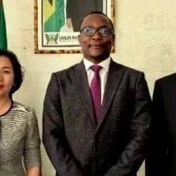 中国政府非洲事务特别代表刘豫锡访问圣多美和普林西比