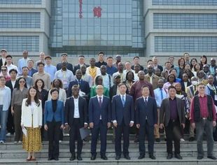 中非工业技术创新与合作座谈会在武汉召开