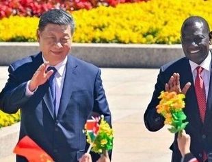 习近平同肯尼亚总统鲁托会谈