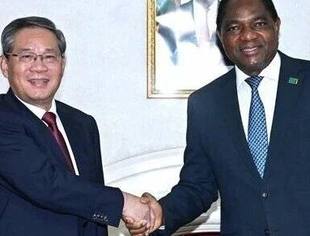 李强同赞比亚总统希奇莱马会谈