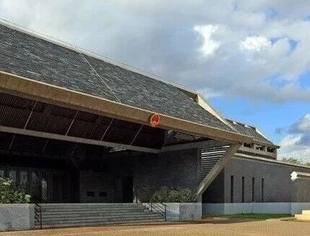 王毅在结束对非洲访问后接受中国媒体采访