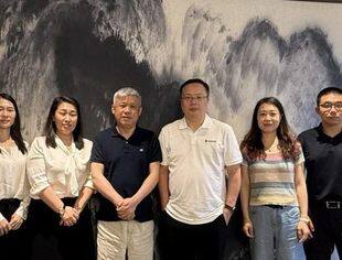 【华晟新能源】曾少军秘书长一行拜访徐晓华常务会长