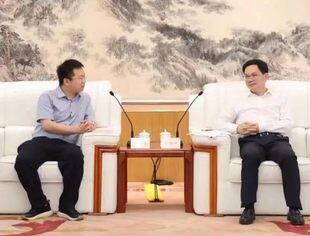 【常务会长】湖州市市长连坤明会见鹏飞集团副总裁郑梓豪