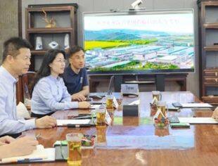 【常务会长】万科集团&深石集团创始人王石一行到访日出东方参观考察