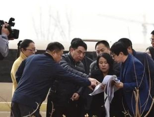 商会领导李宝民、陶玖根、康小芳一行考察顺平县汽配产业园洽谈合作