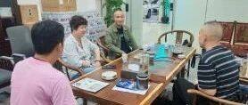 商会副秘书长周珍芝走访会员企业并了解二手车市场情况