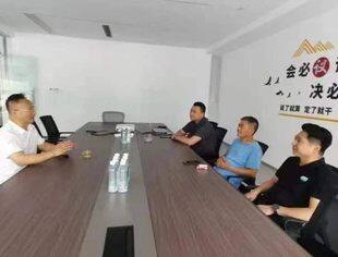 商会副秘书长唐云光前往洛阳亿众汽车公司进行走访