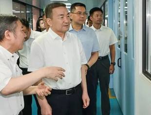 浙江省委常委、政法委书记王成国调研商会会长单位——瑞立