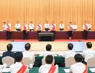 【会领导风采】热烈祝贺！张国祥常务会长当选“重庆优秀民营企业家”