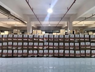 驰援甘青 | 北京普华永道中天公益基金会捐赠冬衣给受灾积石山县