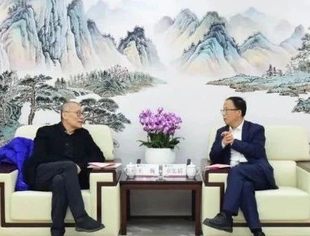 王巍创始会长赴皖拜访省长并参访三家理事机构