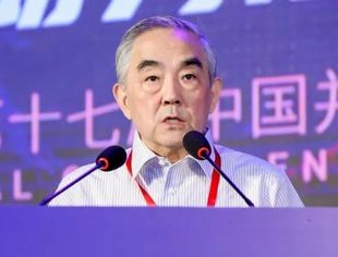 杨凯生：以市场化、法治化原则稳妥推进不良资产处置