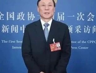 两会聚焦 | 全国政协委员、公会常务会长权忠光：发挥好民营经济的“56789”作用