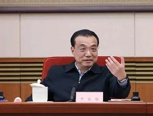 李克强主持召开各界人士、基层代表座谈会 听取对政府工作报告的意见建议