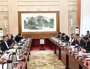 汪洋与民营企业家迎春座谈：民营企业要增强信心坚定不移走高质量发展道路