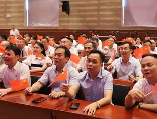 弘扬抗战精神 凝聚奋进力量——水北商会集中观看纪念中国人民抗日战争暨世界反法西斯战争胜利80周年大会