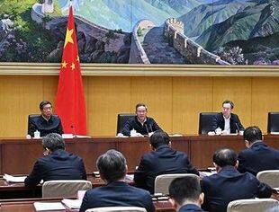 【时政要闻】李强：扎实推动大规模设备更新和消费品以旧换新 促进经济转型升级和城乡居民生活品质提升