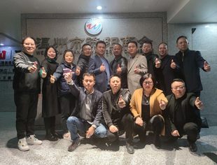 兄弟商会友好互访 促膝谈心共促共赢