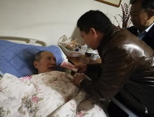 陈香俤会长率队看望商会顾问