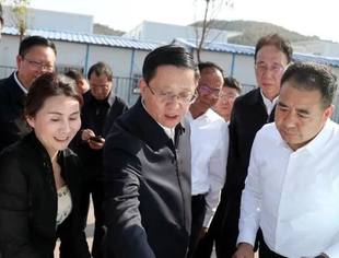云南省委副书记、省长王予波一行前往玉溪亿纬锂能有限公司调研