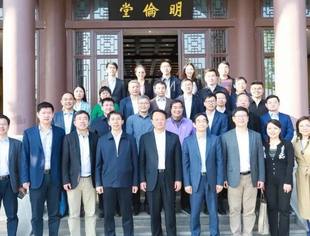 清华大学校长王希勤一行莅临泰豪动漫学院考察访问