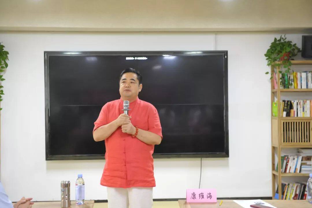 龙商会会馆馆长,商会常务副会长康维海讲话