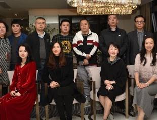 我会参加聚醇商贸组织的新酒品鉴会活动