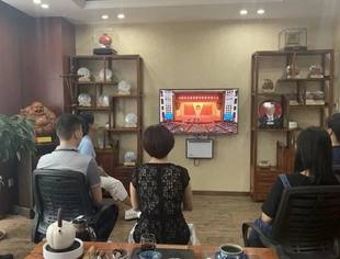 人民至上 英雄照人—— 重庆市福建商会秘书处观看全国抗击新冠肺炎疫情表彰大会