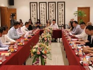 重庆市福建商会组织召开推进“一带一路”座谈会