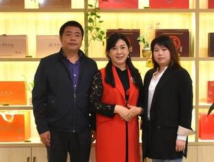 | 走访活动 | 商会秘书处一行受邀走访理事查秀贞单位——坑口岩茶茶艺馆